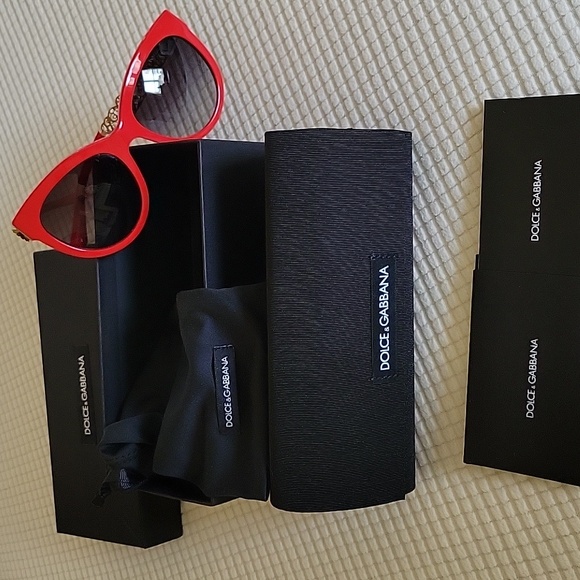 Dolce& Gabanna Sunglasses - Picture 15 of 15